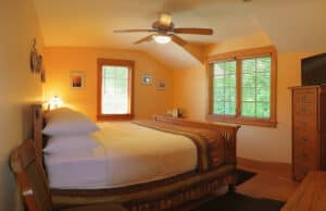 bodees_bungalow_put_in-bay_house_bed