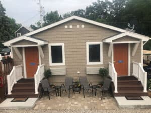 bodees_bungalow_put_in-bay_premier_rooms_back