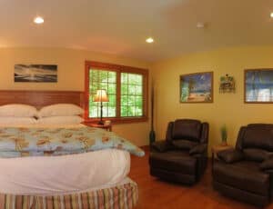 bodees_bungalow_put_in-bay_suites_bed